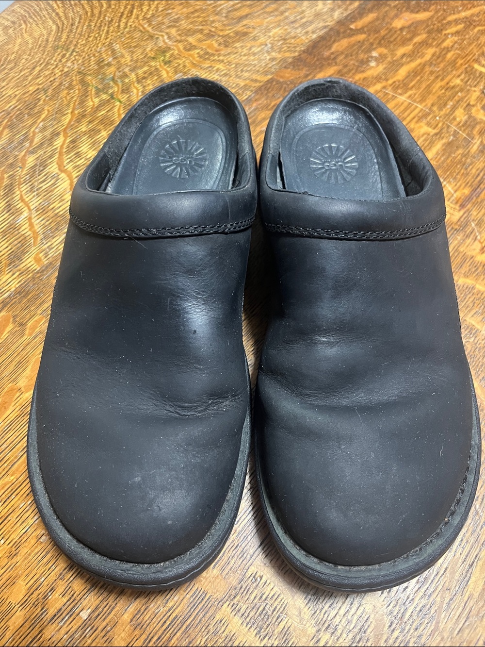 Women's Ugg Black Slip-On Leather Clogs size 8.5
